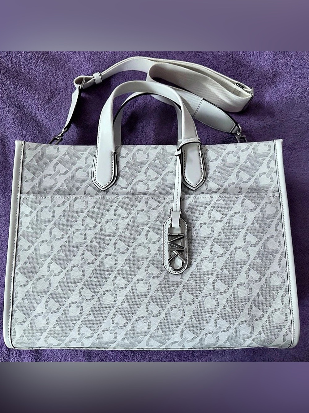 Michael Kors Gigi Tote in White & Gray